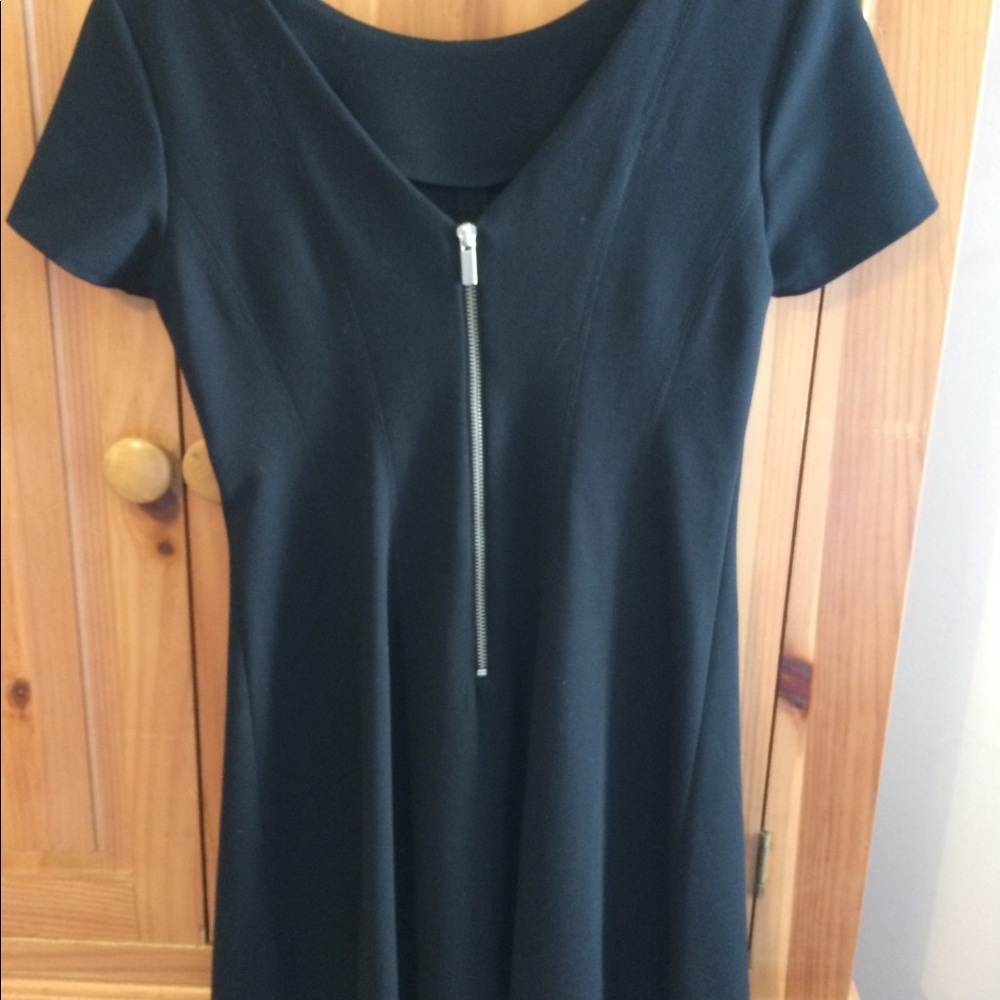 Banana Republic little black dress - Picture 2 of 4